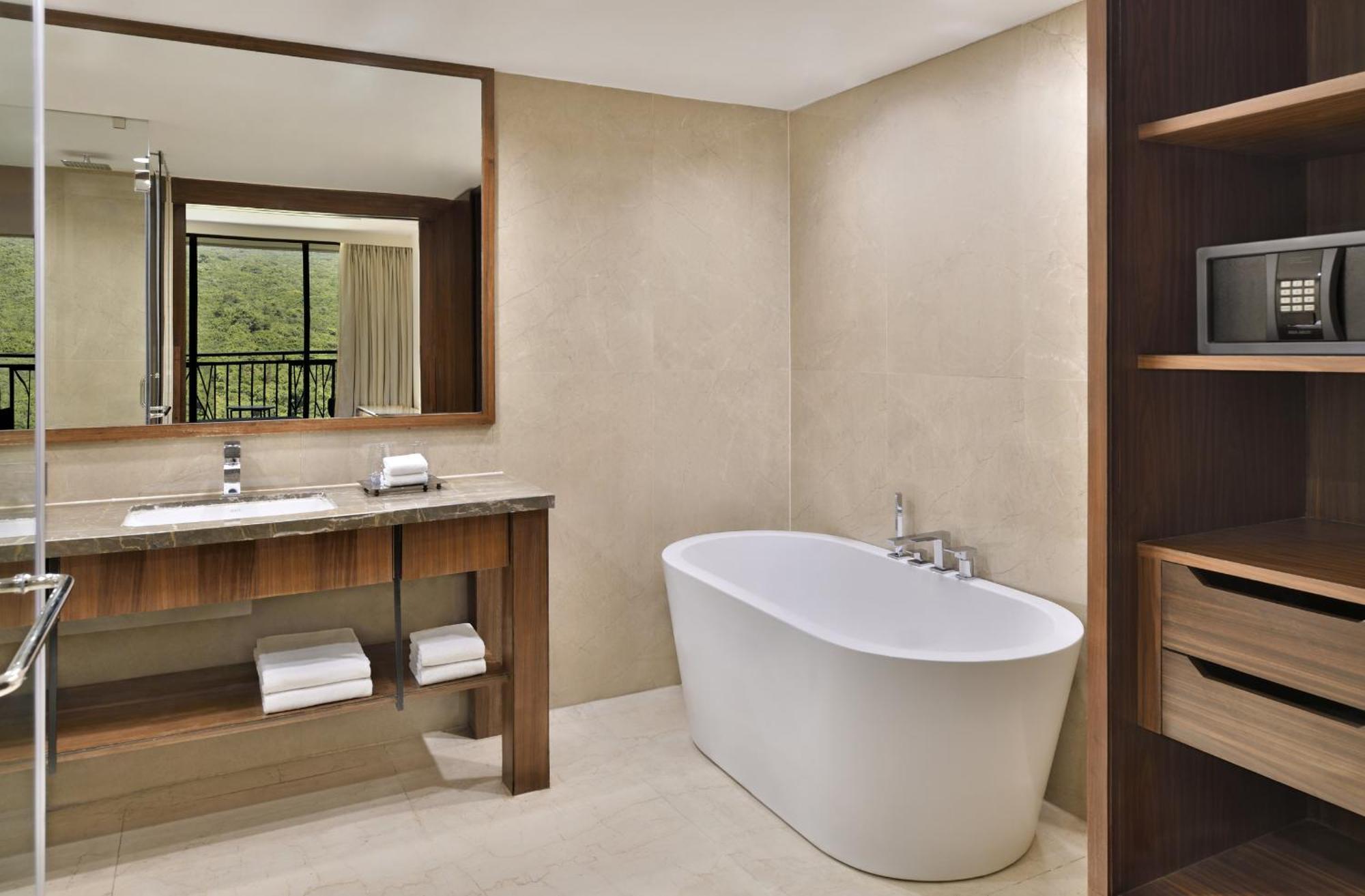 Courtyard By Marriott Mahabaleshwar Hotel Eksteriør billede